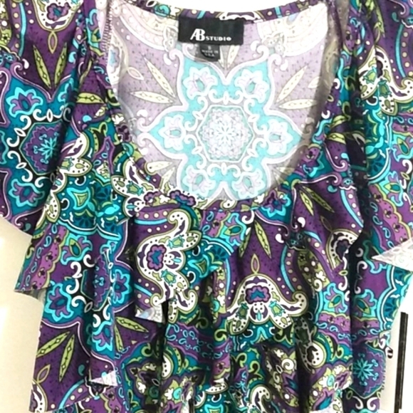 AB STUDIOS NWT ASYMMETRICAL PAISLEY TOP SIZE SMALL - Picture 3 of 12